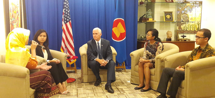 Former Vice President Mike Pence with YSEALI Cohort