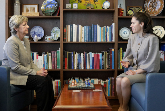 Lisa Choate meeting with First Lady of Romania Mirabela Grădinaru