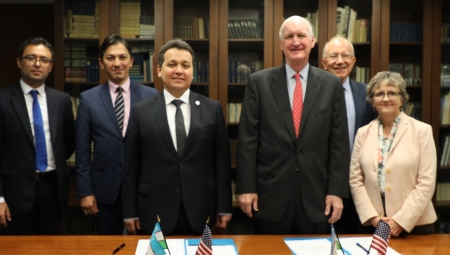 Officials from the Republic of Uzbekistan and American Councils signed a MOU in Washington, DC.