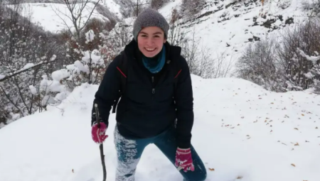 Karenna hiking in snowy Baku