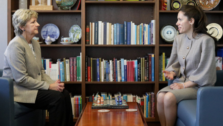 Lisa Choate meeting with First Lady of Romania Mirabela Grădinaru