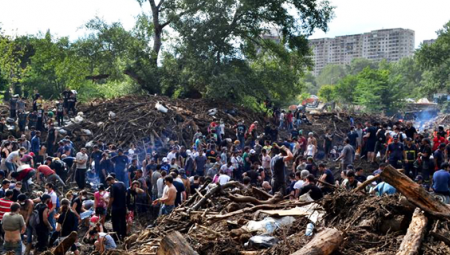 Volunteers Mobilize for Flood Recovery Efforts in Tbilisi